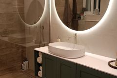Mirror-round-with-cool-LED